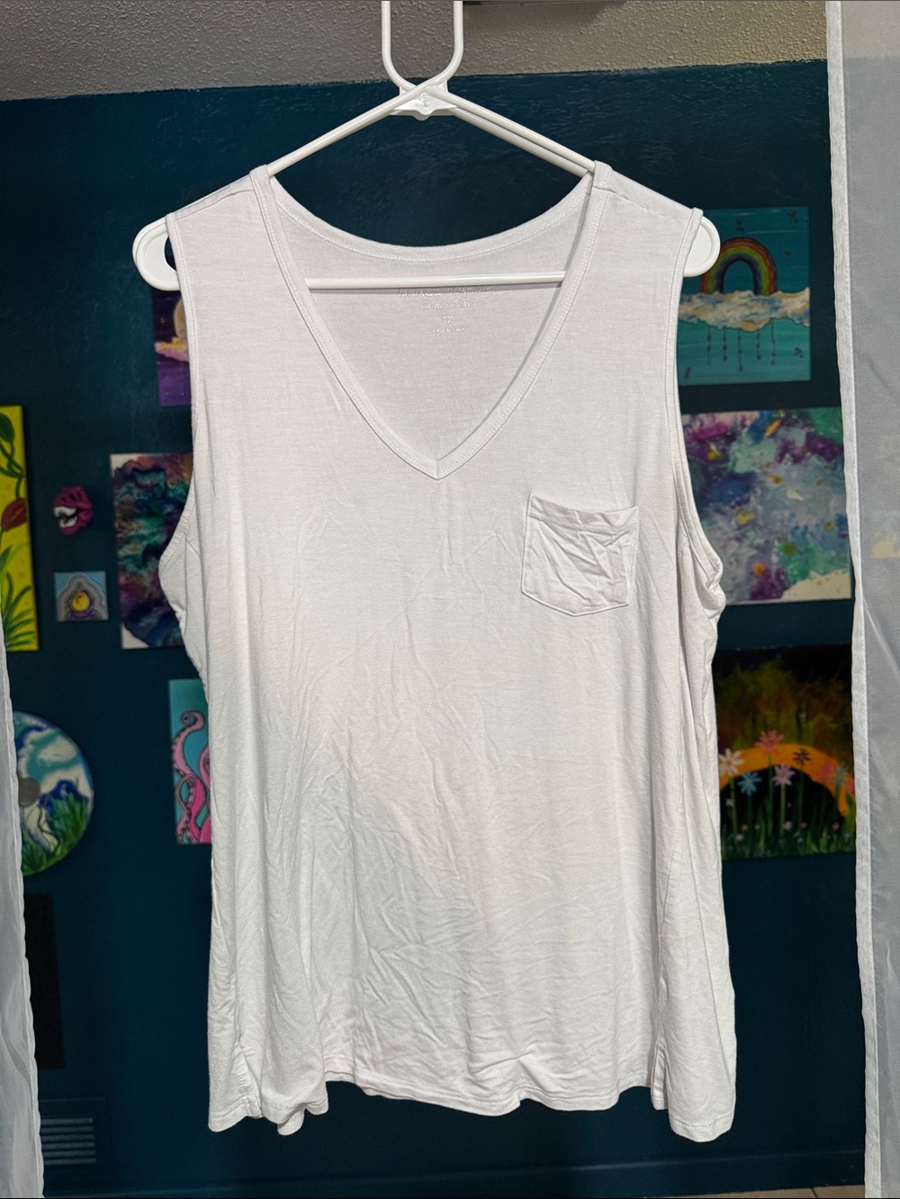 White V-Neck Sleeveless Pocket Top - Classic Women's Tank